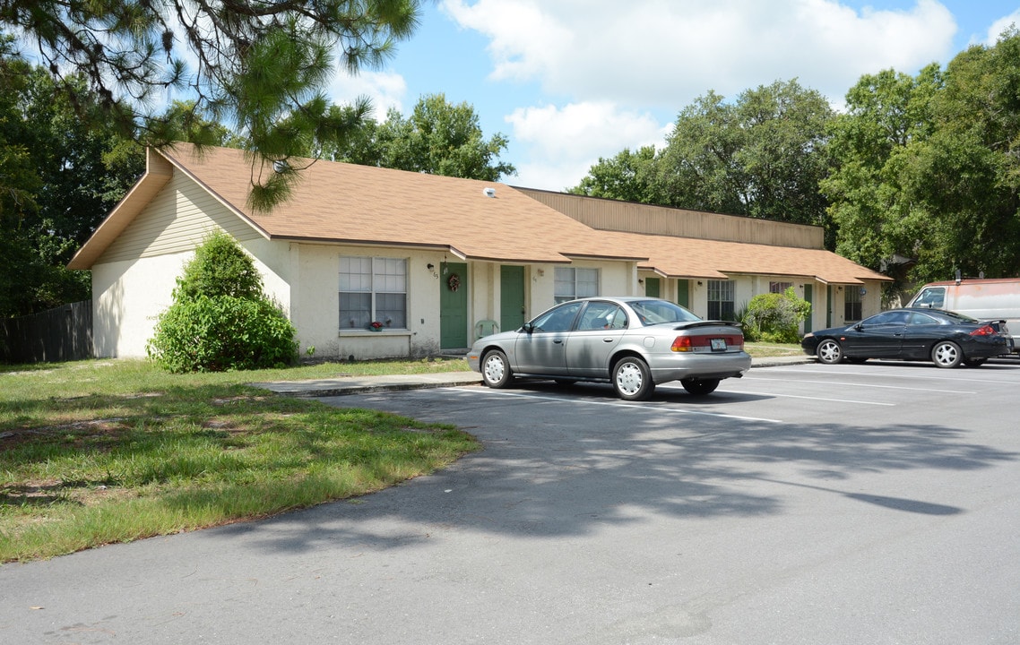 Orangewood Lakes Apartments in New Port Richey, FL - Building Photo