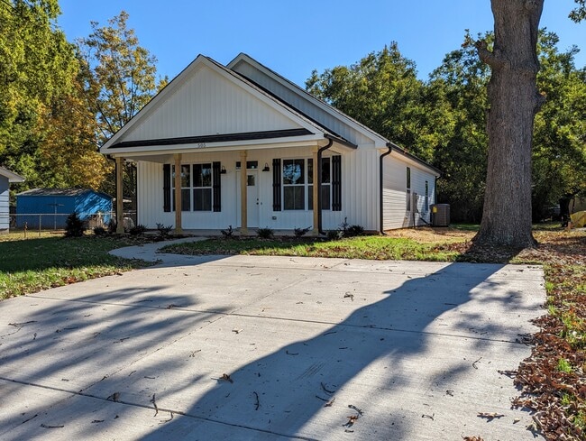 property at 505 W Preston St
