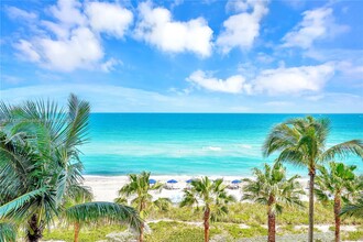 16051 Collins Ave, Unit # 504 in Sunny Isles Beach, FL - Foto de edificio - Building Photo