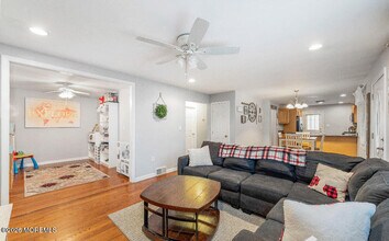 35 Terry Ln in Tinton Falls, NJ - Building Photo - Building Photo