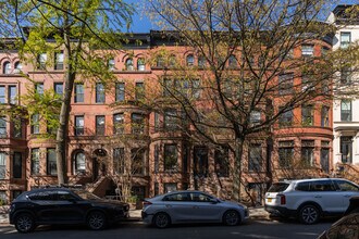827 Carroll St in Brooklyn, NY - Building Photo - Building Photo