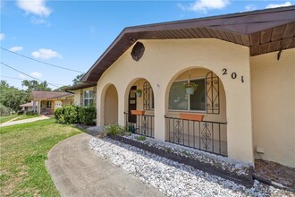 201 Iris Ln in Inverness, FL - Building Photo - Building Photo