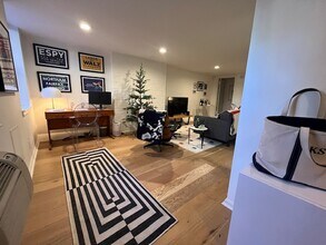 1840 Wyoming Ave NW, Unit A in Washington, DC - Foto de edificio - Building Photo