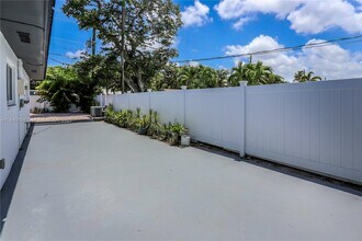 1110 S 14th Ave in Hollywood, FL - Building Photo - Building Photo