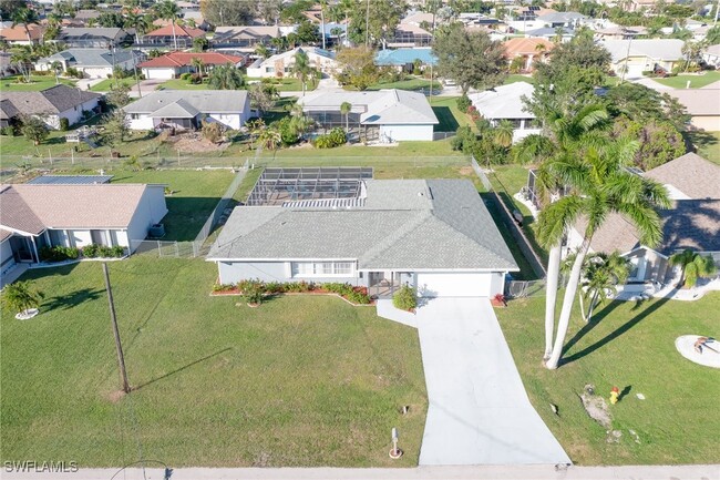 2133 SE 15th Terrace in Cape Coral, FL - Foto de edificio - Building Photo