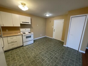 291 York St in Bathurst, NB - Building Photo - Building Photo