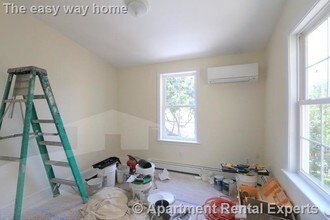 220 Massachusetts Ave, Unit 3 in Arlington, MA - Building Photo - Building Photo