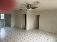 211 N 66th Ave in Hollywood, FL - Building Photo - Building Photo