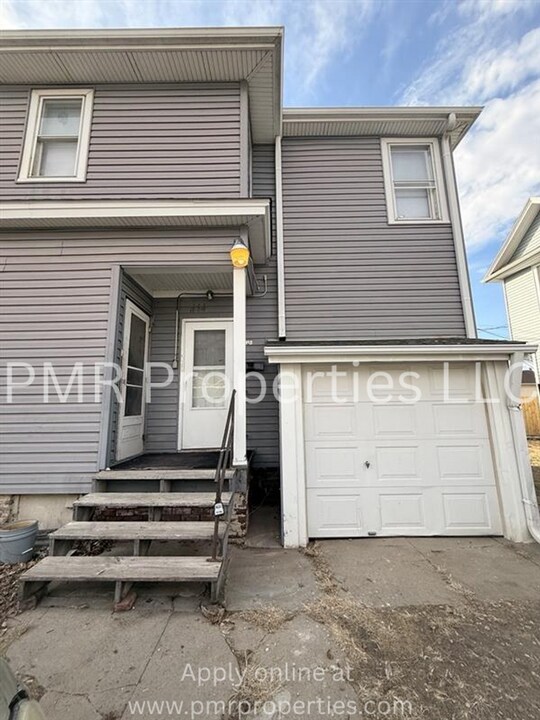 902 5th Ave in Council Bluffs, IA - Building Photo