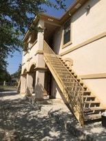 3101 Barrios St, Unit 3Barrios Apartments in Laredo, TX - Building Photo