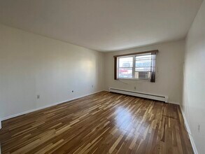 5800 Broadway in West New York, NJ - Building Photo - Building Photo