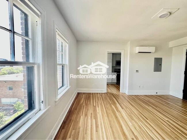 2305 Grand Ave in Des Moines, IA - Building Photo - Building Photo