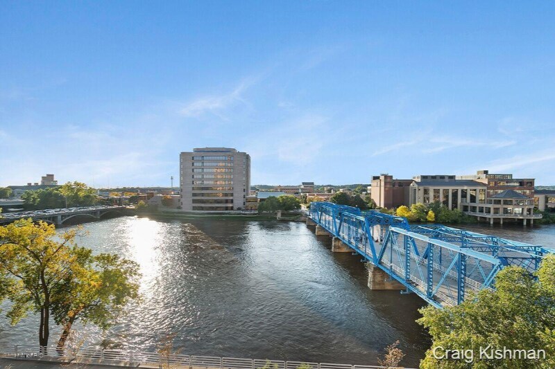 152 Campau Cir NW in Grand Rapids, MI - Building Photo