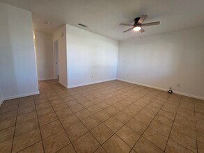 12287 Albert Ave in Orosi, CA - Building Photo - Building Photo