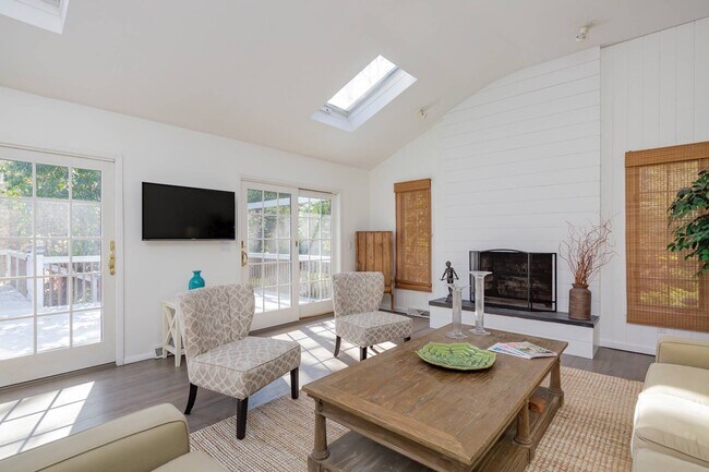 25 High Point Rd in East Hampton, NY - Building Photo - Building Photo