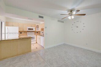 20160 NE 3rd Ct in North Miami Beach, FL - Building Photo - Building Photo