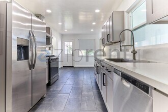 1410 Central Ave in Fullerton, CA - Building Photo - Building Photo