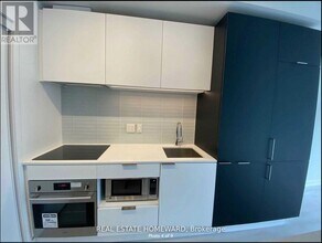 33 Helendale Ave in Toronto, ON - Building Photo - Building Photo