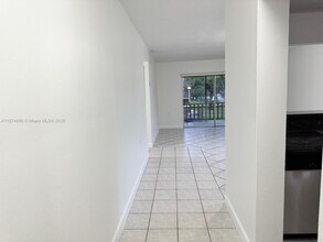 11205 SW 88th St in Miami, FL - Building Photo - Building Photo