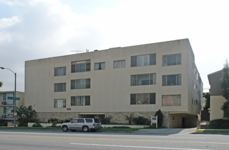 9520 W Olympic Blvd in Beverly Hills, CA - Building Photo - Building Photo