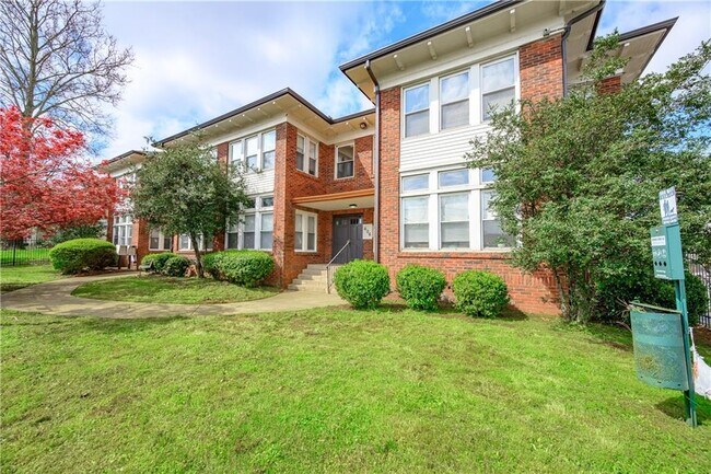 property at 600 Parkway Dr NE