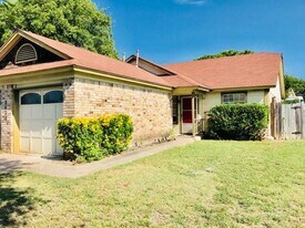 2000 Leeann Dr in Austin, TX - Building Photo