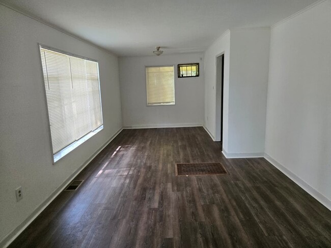 2826 Oak Forest Dr in Jackson, MS - Building Photo - Building Photo