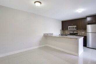 502 5th Way in West Palm Beach, FL - Building Photo - Building Photo