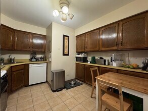 13 Parkside Ct in Vernon Hills, IL - Building Photo - Building Photo