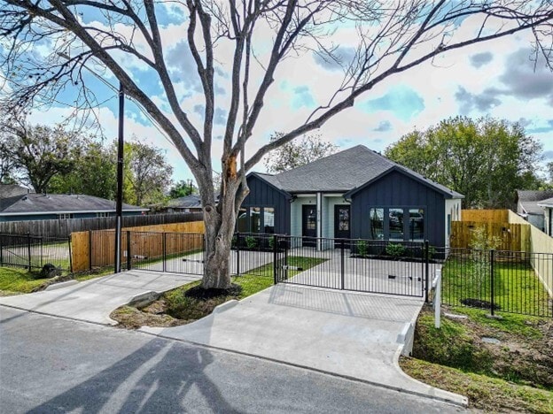 4918 Wilmington St, Unit B in Houston, TX - Foto de edificio