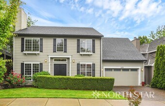 5698 La Mesa Ct in Lake Oswego, OR - Foto de edificio - Building Photo