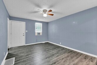 3414 Elmwood Ave in Kansas City, MO - Building Photo - Building Photo