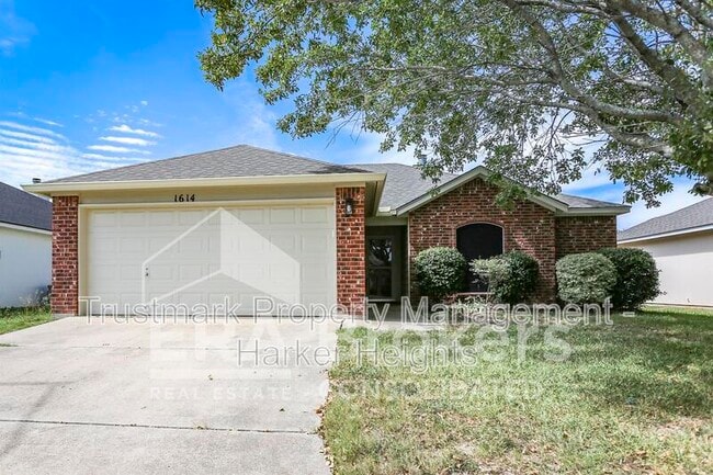 1614 Twisted Oak Dr