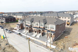 Grosbeak Trl in Pickering, ON - Building Photo