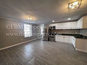 111 E Collin St in Corsicana, TX - Building Photo - Building Photo