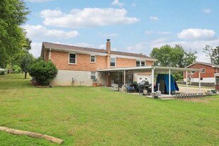 3975 Lawing Dr in Nashville, TN - Building Photo