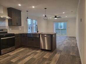 1124 Lake Terrace Rd in Elgin, IL - Building Photo - Building Photo