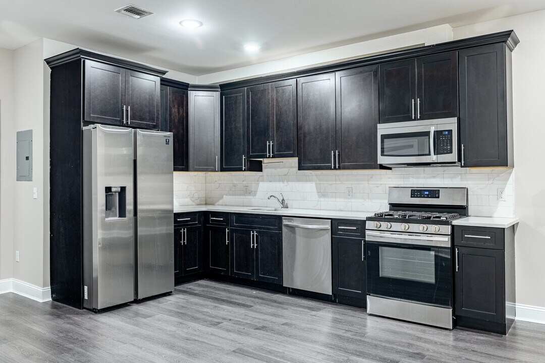 941-945 Main St in Paterson, NJ - Building Photo