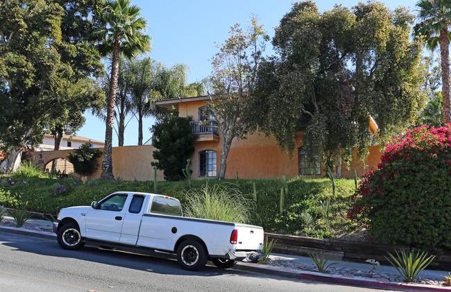 Hillside Gardens in Oceanside, CA - Building Photo - Building Photo