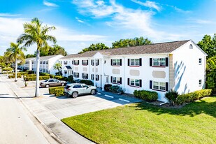Myerlee Square in Ft. Myers, FL - Building Photo
