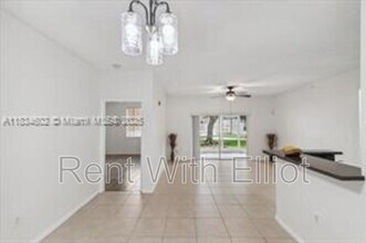 6952-695239 SW 39th St in Davie, FL - Foto de edificio - Building Photo
