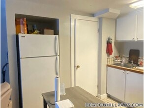 72 Revere St, Unit A in Boston, MA - Building Photo - Building Photo