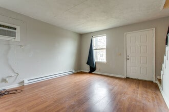 2428 Woodale Ln in Nashville, TN - Building Photo - Building Photo