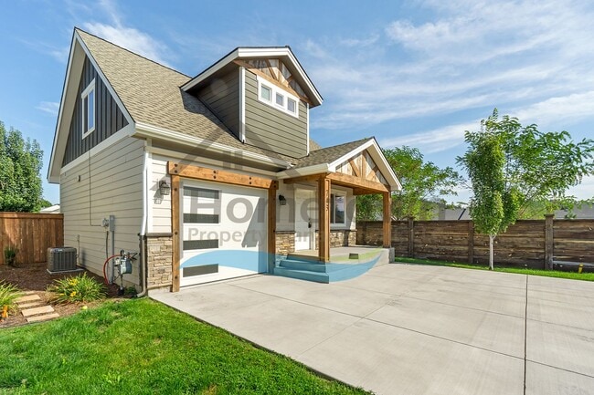 743 E Alaina Ave in Coeur d'Alene, ID - Building Photo - Building Photo