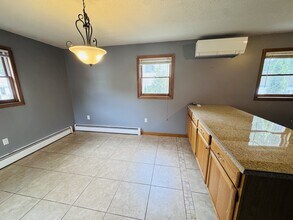 68 Oak St in Waterville, ME - Building Photo - Building Photo