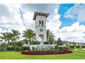 9332 W 33rd Ln in Hialeah, FL - Building Photo