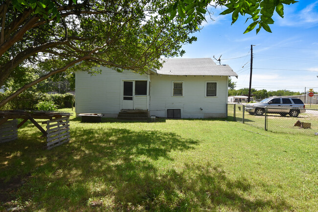 2700 Woodlawn Blvd in Denison, TX - Building Photo - Building Photo