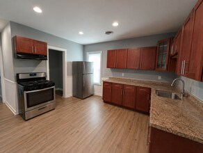 156 Congress St in Cohoes, NY - Building Photo - Building Photo