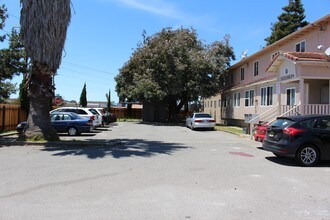 2601 Center Ave in Richmond, CA - Foto de edificio - Building Photo