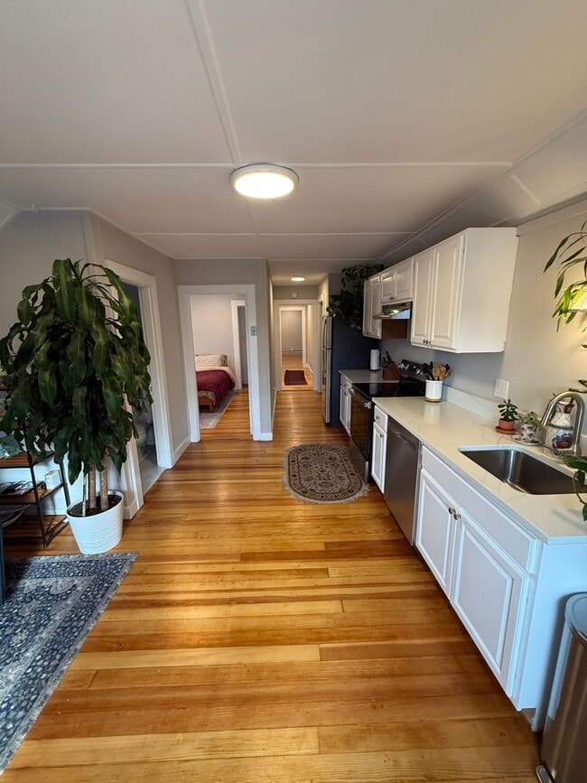 49-51 Maplewood Ave in West Hartford, CT - Building Photo - Building Photo